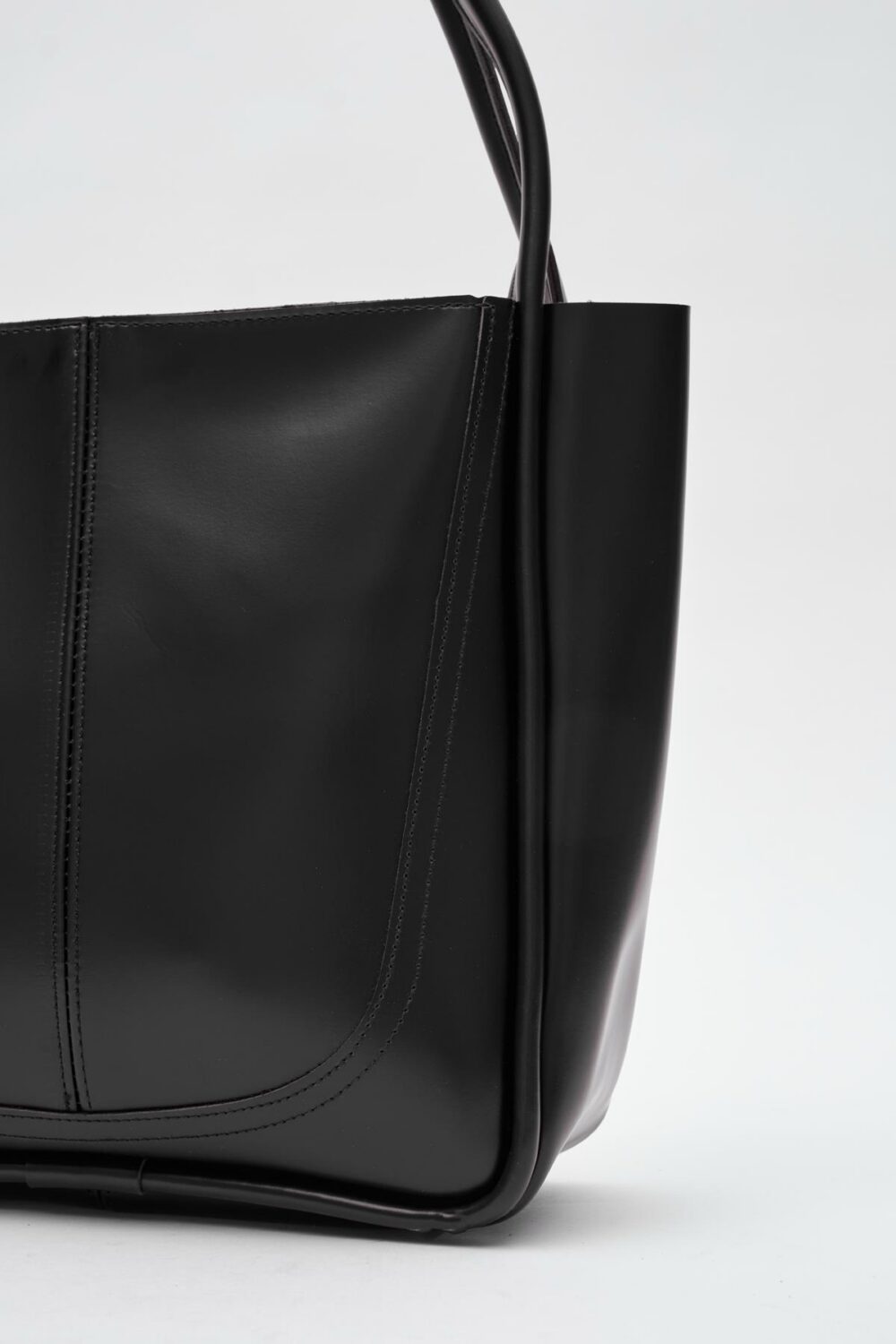 Moscow Large Noire+ Purse