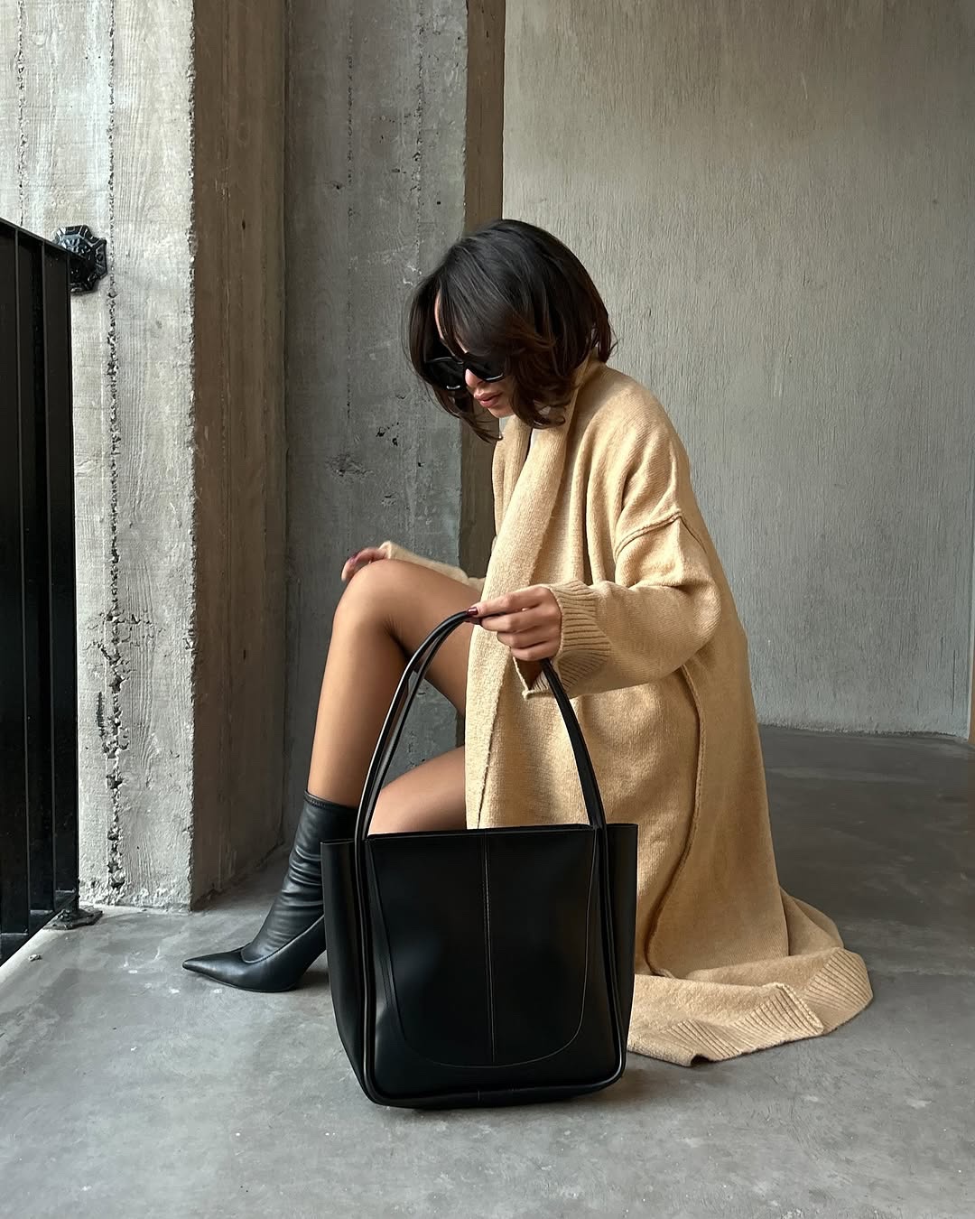 Moscow Large Noire+ Purse