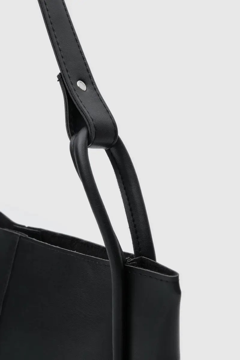 Venus Noire + Purse
