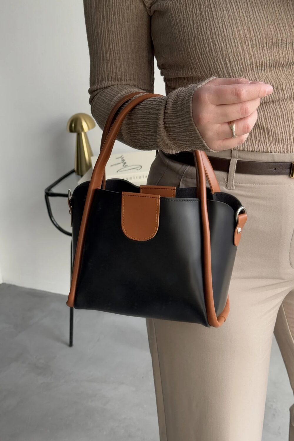 Beca Noire & Camel + Purse