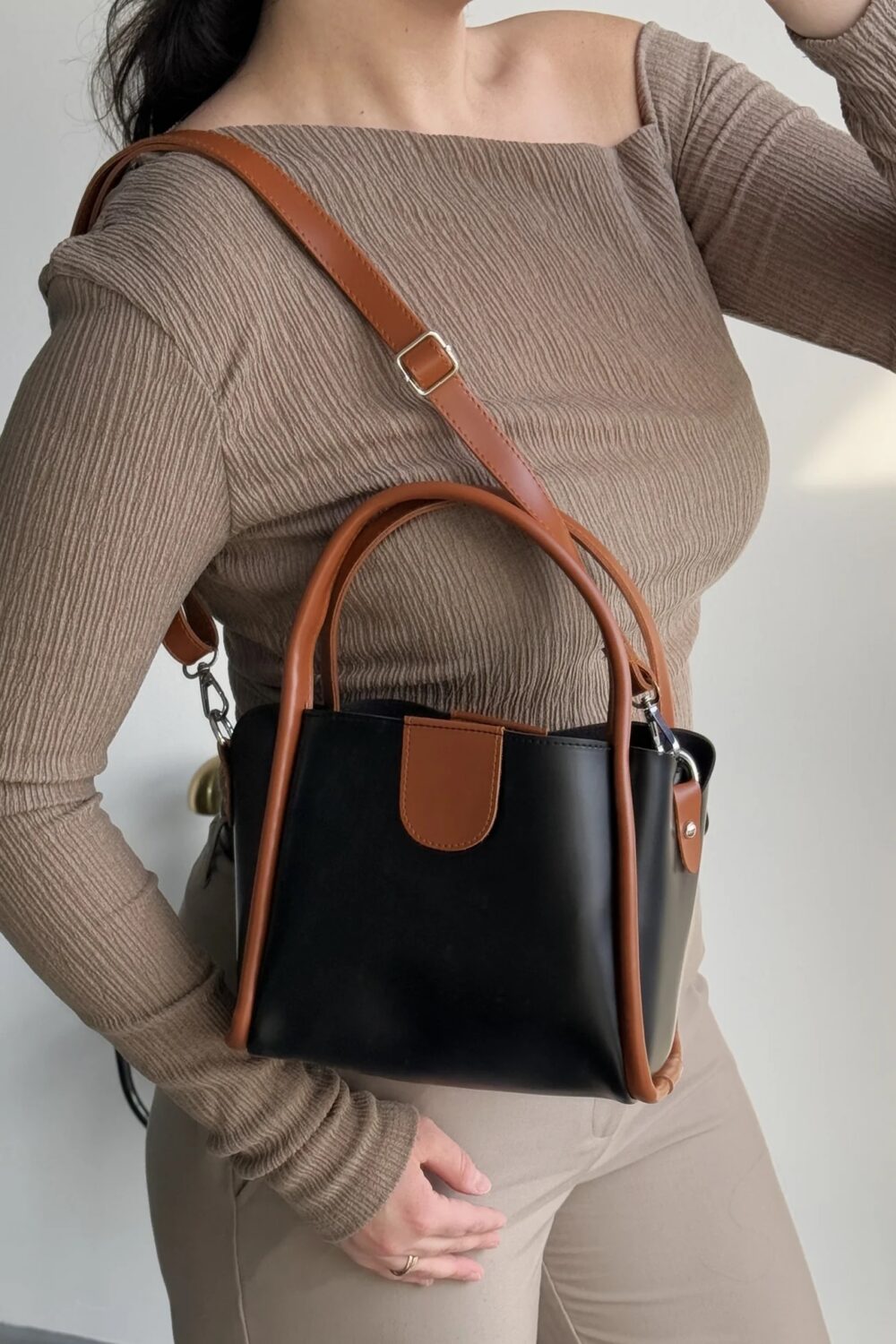 Beca Noire & Camel + Purse