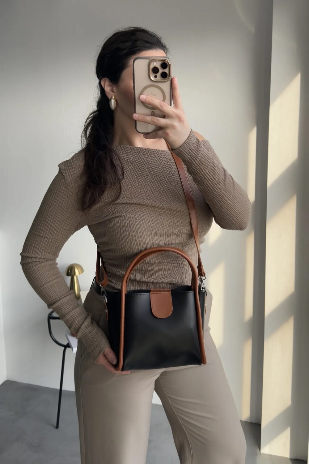 Beca Noire & Camel + Purse
