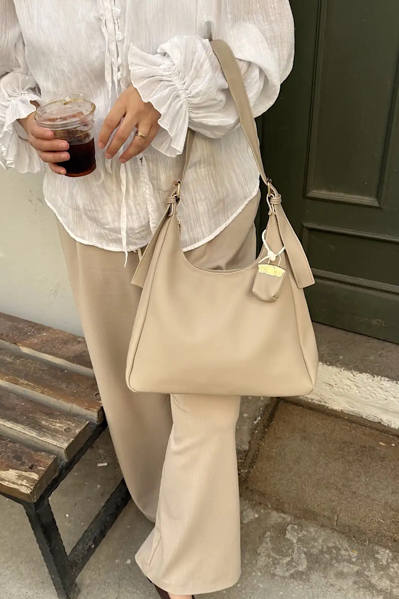 Onyx Beige + Charm