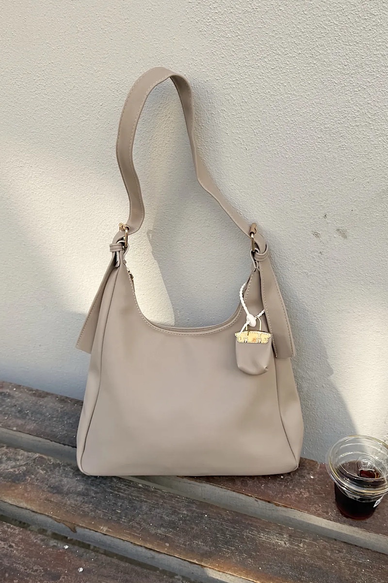 Onyx Beige + Charm