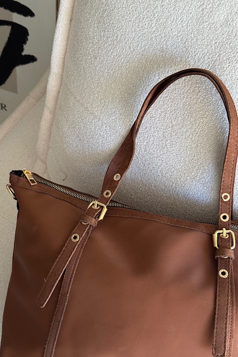 Elva Camel