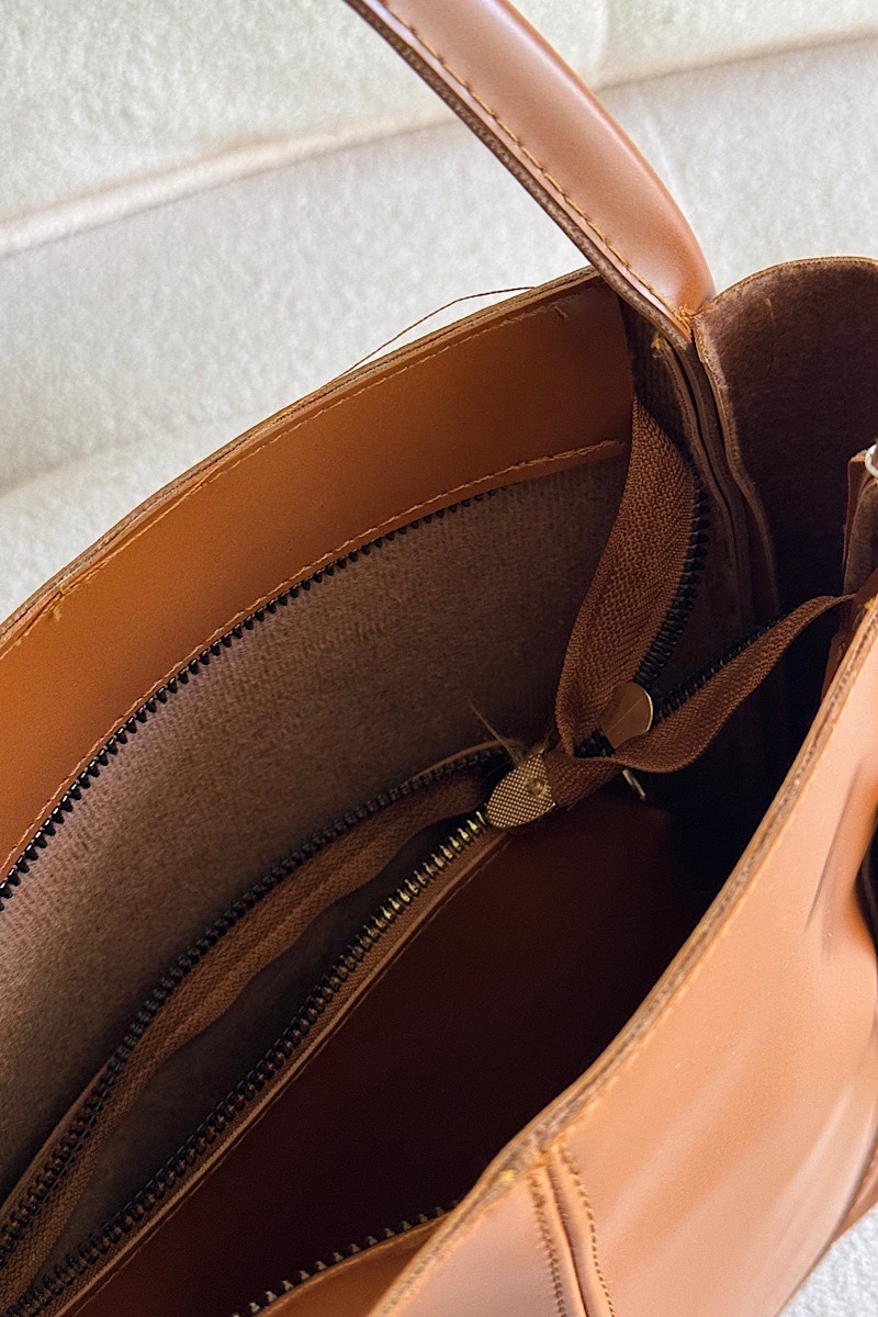 Moscow Moyen Camel + Purse