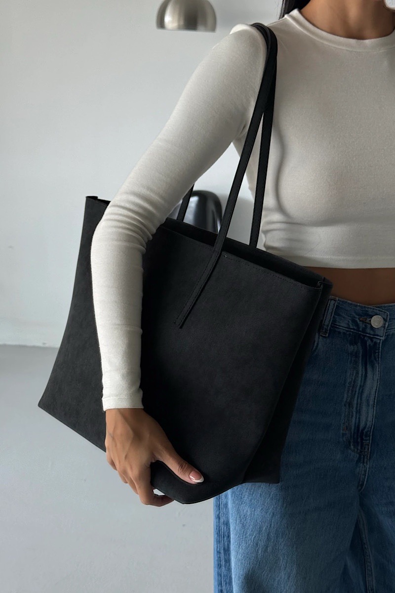 Bria Suede Noire