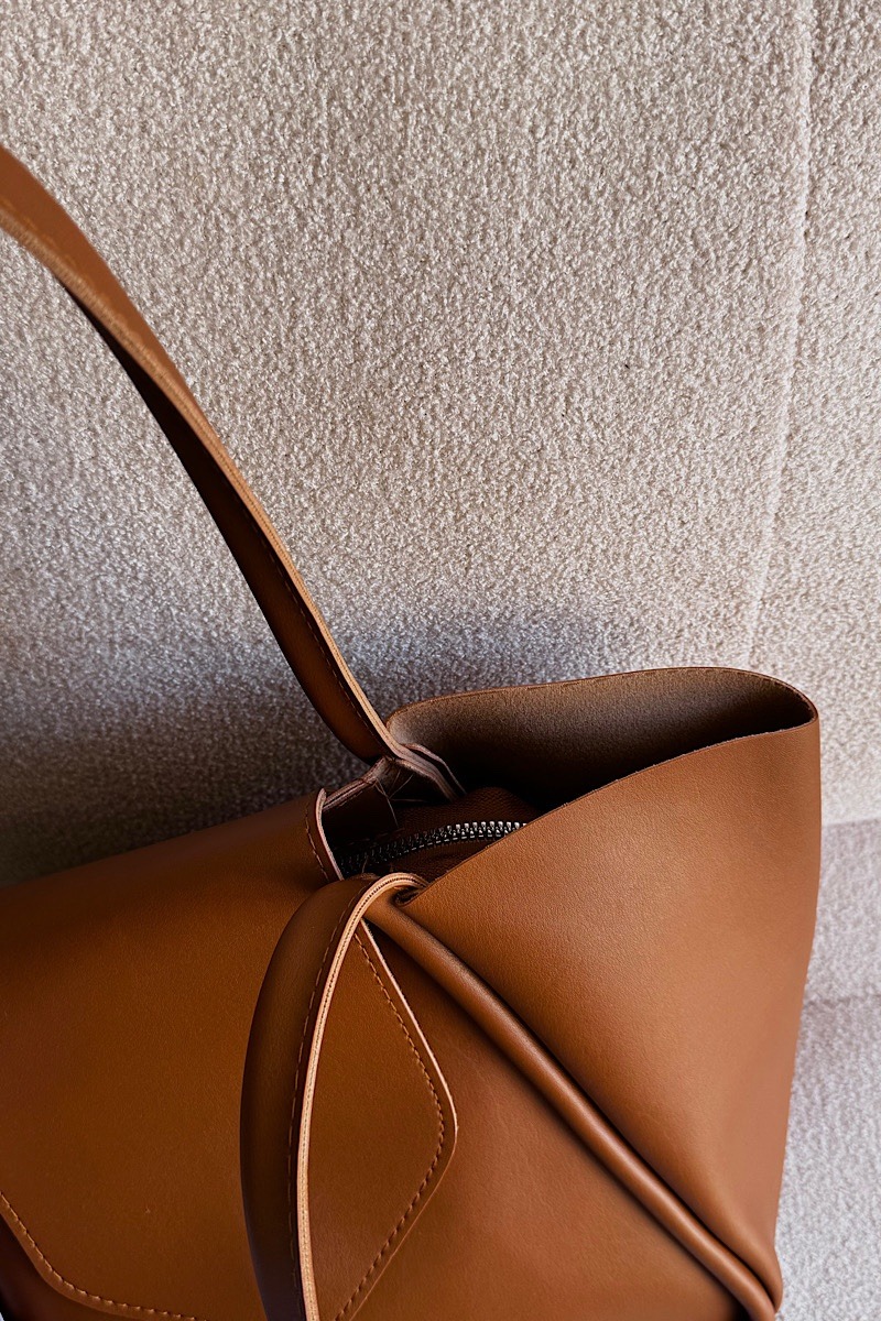 Petra Zipper Camel