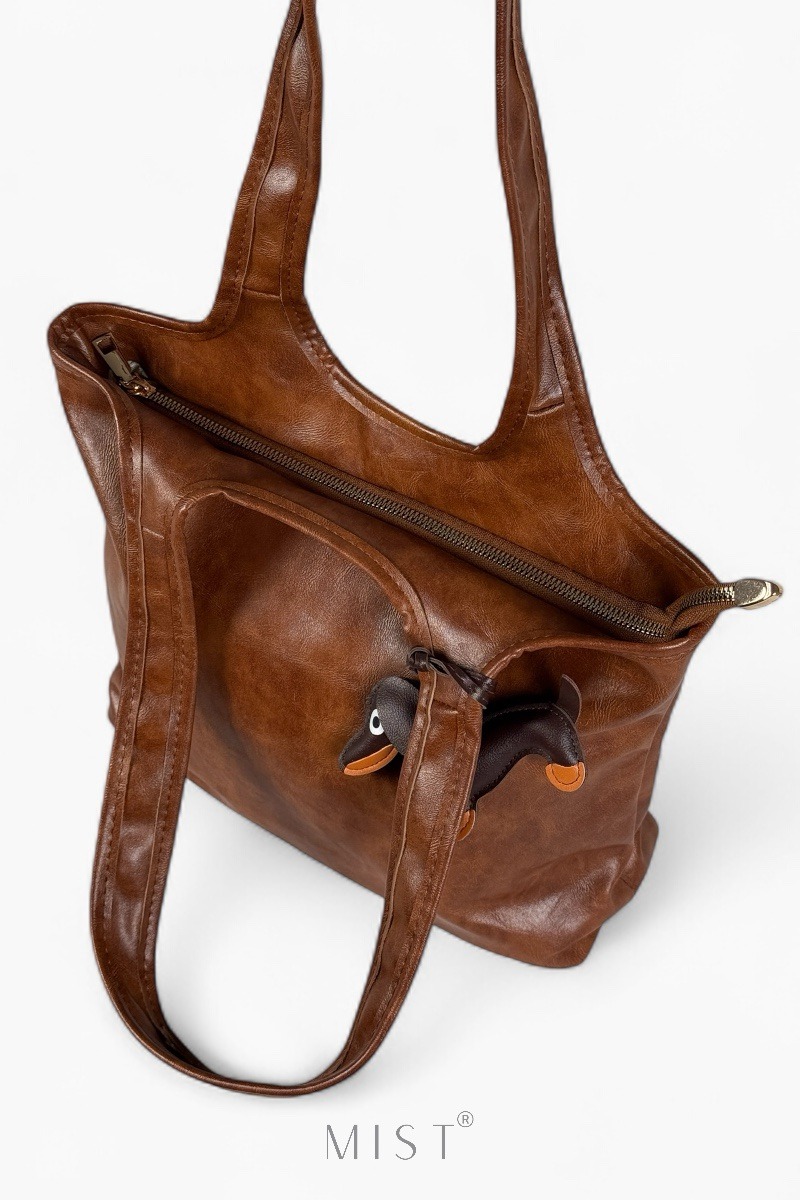 Tomm Camel + Charm