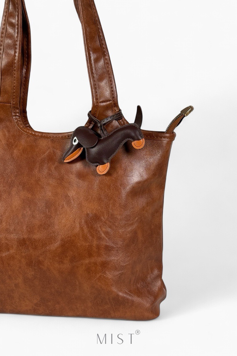 Tomm Camel + Charm
