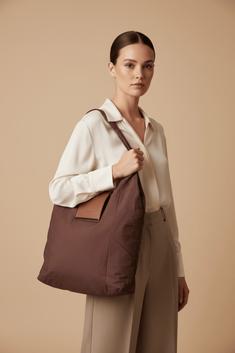 Lola Camel